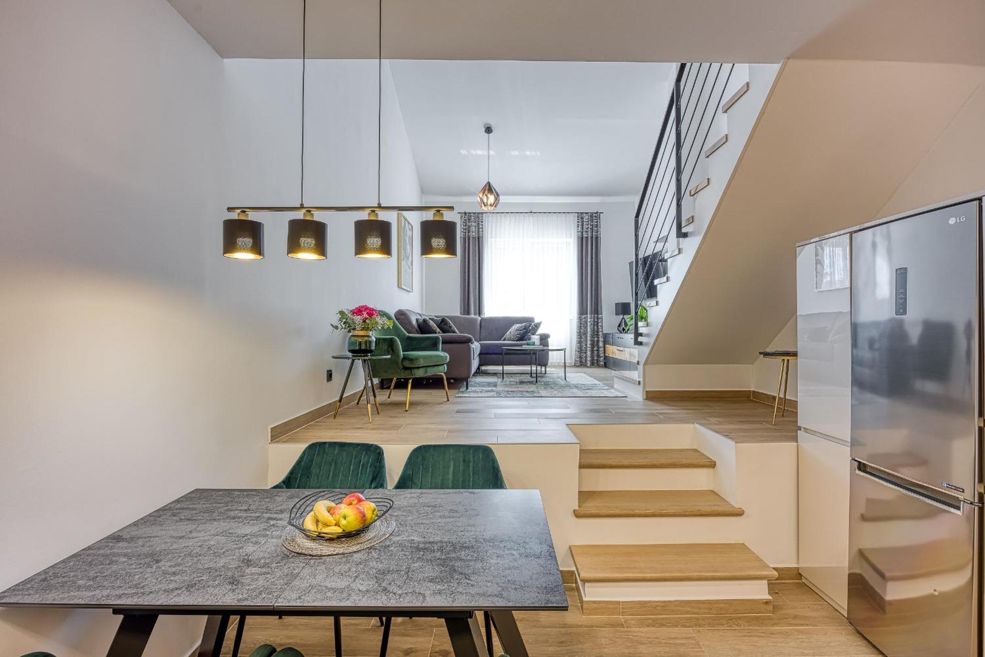 Sara Luxury In City Center Πόρετς Εξωτερικό φωτογραφία